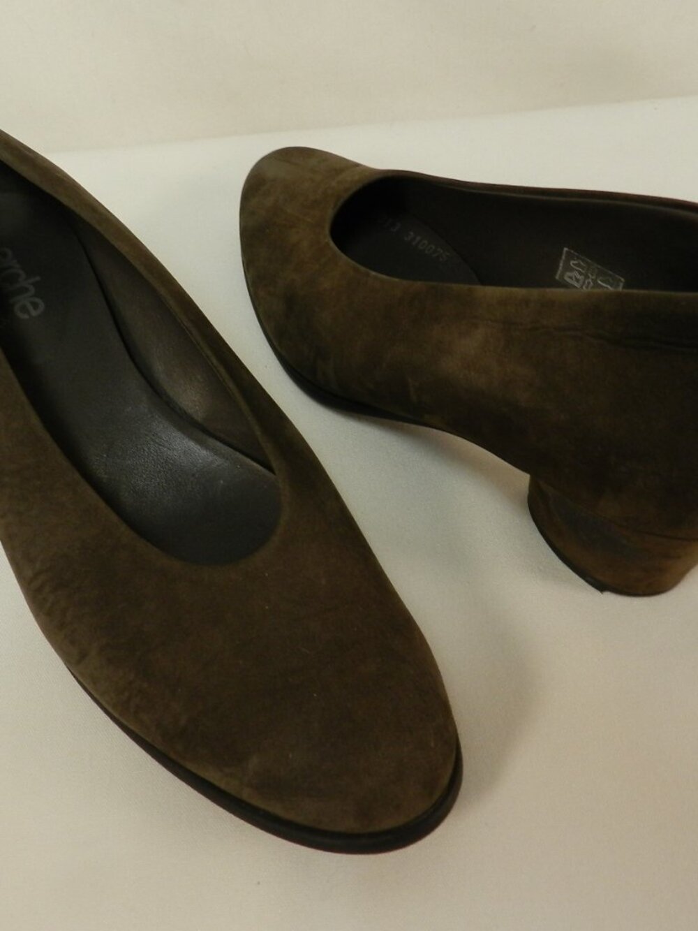 ARCHE LN Suede block pumps heels gray made in France Comfort Size Sz 38 US 8